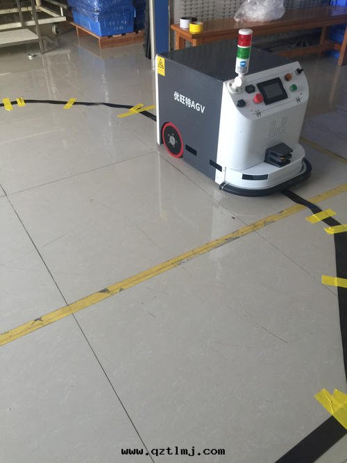 日(rì)月(yuè)輝AGV小車